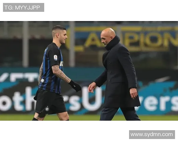 舆论风暴下的足球明星如何在压力中挣扎与反思人生道路 舆论风暴下的足球明星如何在压力中挣扎与反思人生道路