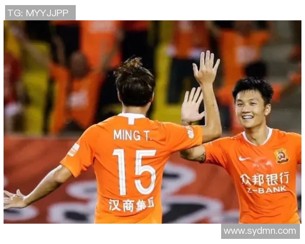 年轻足球明星的璀璨瞬间展现青春活力与无限可能